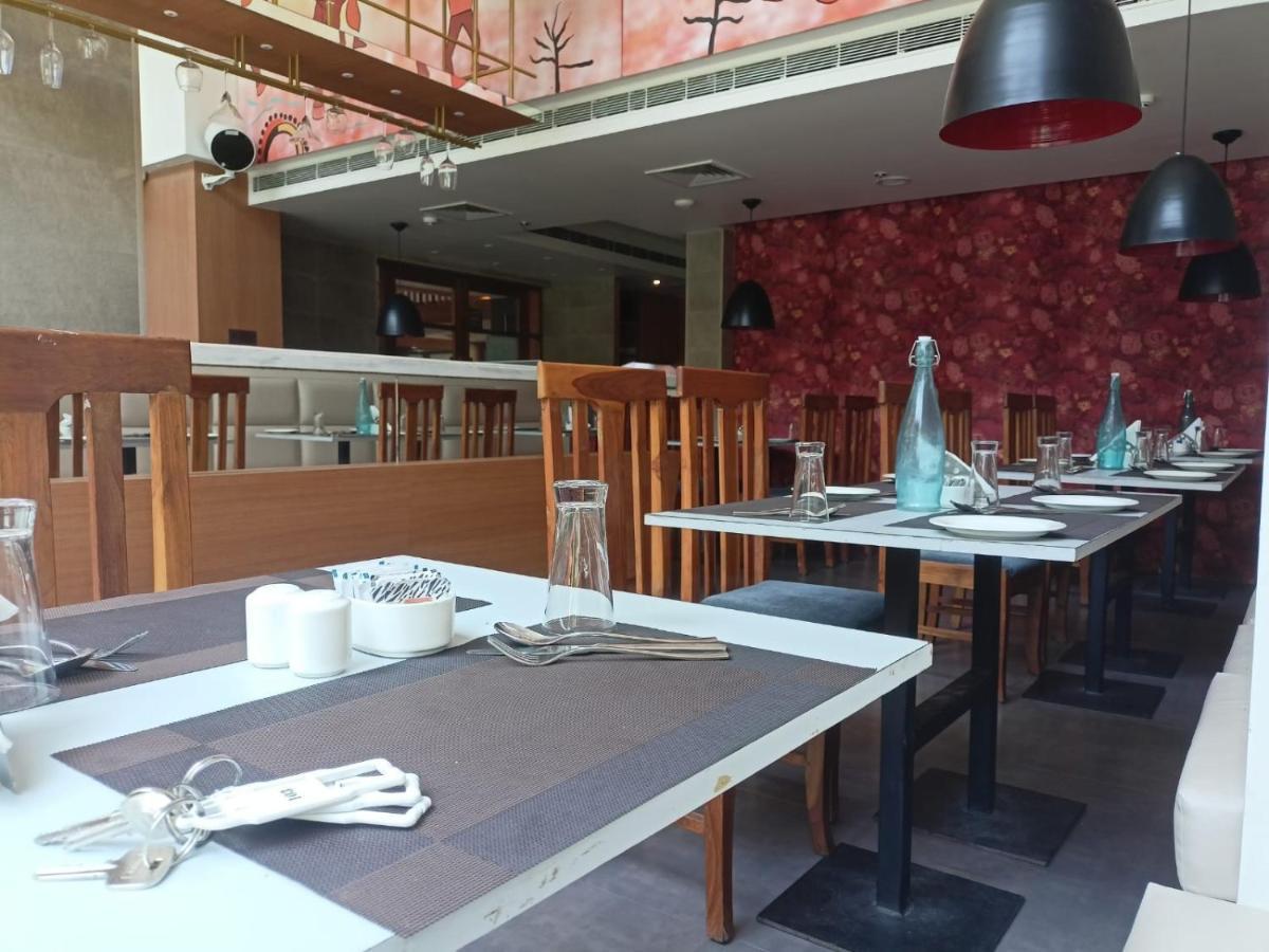 Abhyagama Hotel 디가 외부 사진