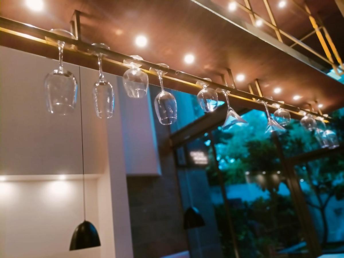 Abhyagama Hotel 디가 외부 사진